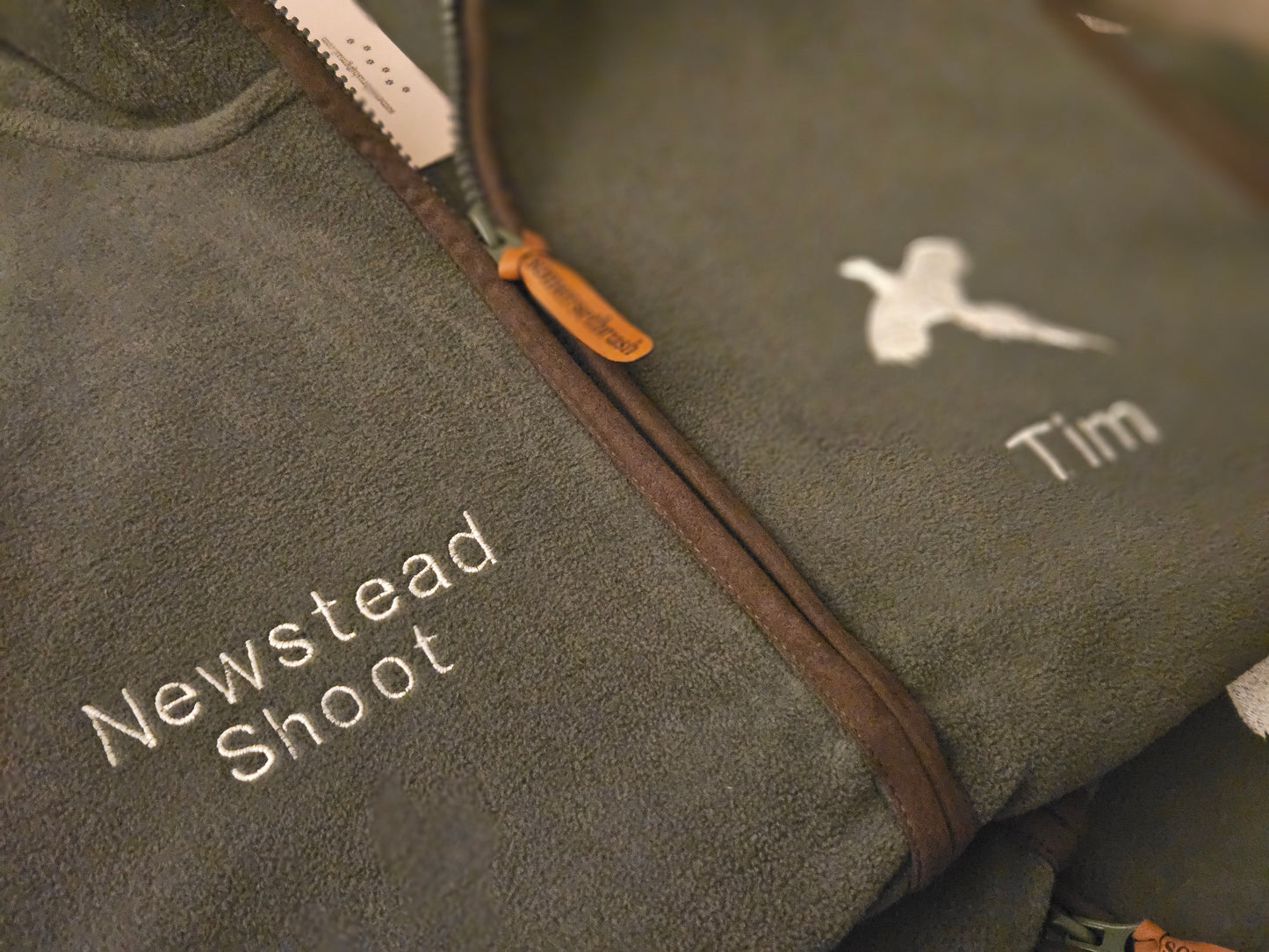 Embroidered FLYING WHITE PHEASANT Gilet - (Women's)