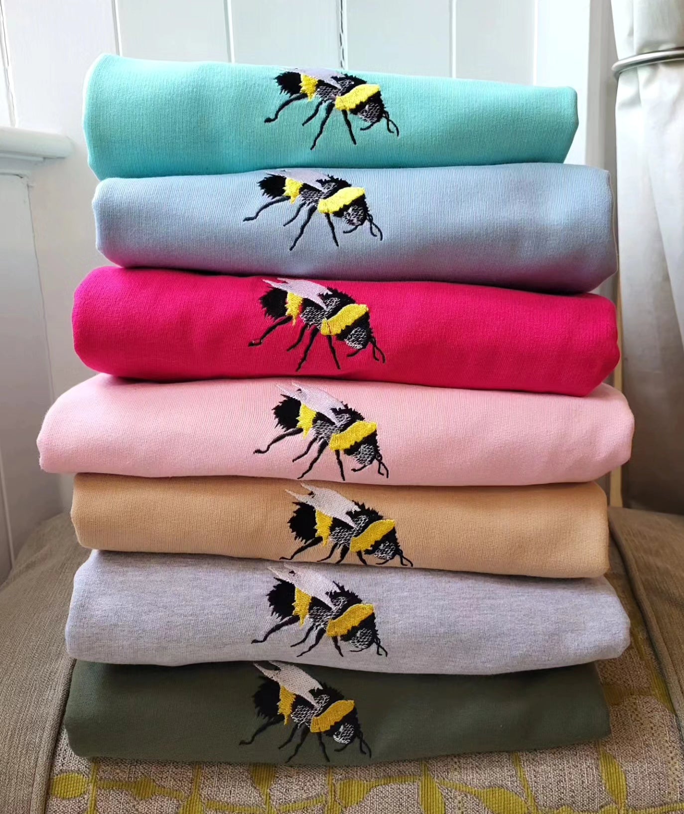 Embroidered Bee Sweatshirt