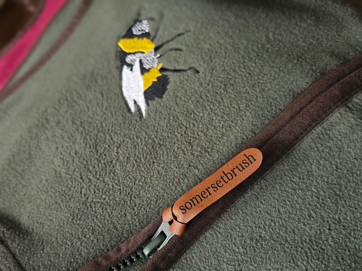 Embroidered BEE Gilet π- (Men's)