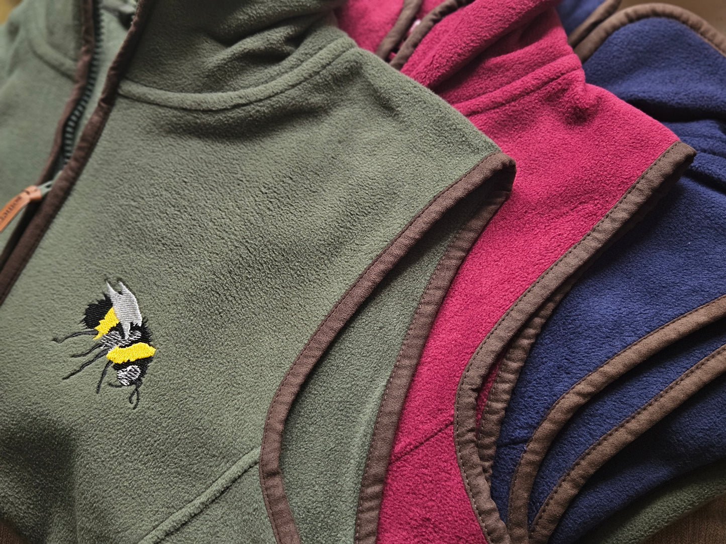 Embroidered BEE Gilet π- (Men's)