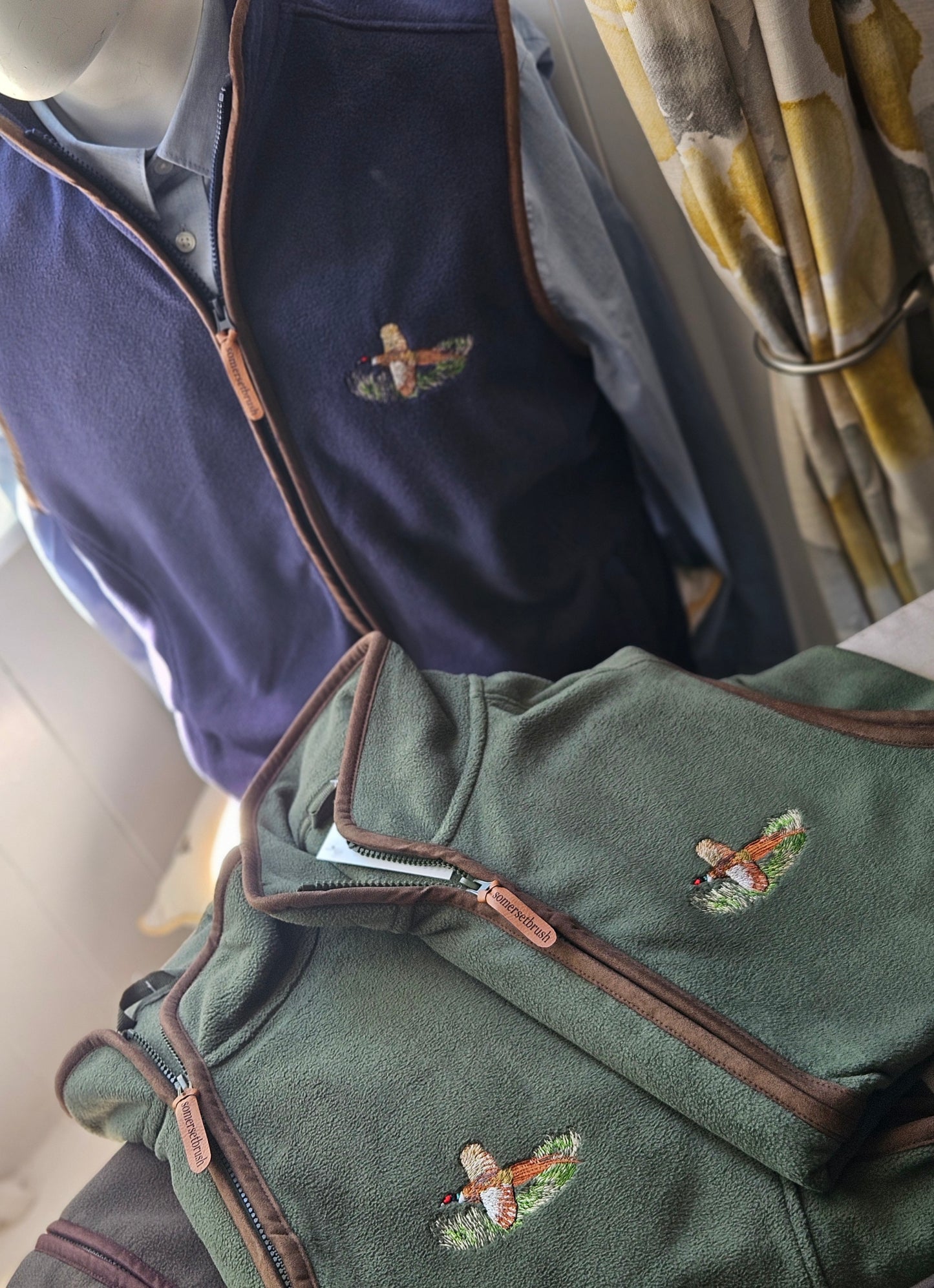 Embroidered Pheasant Gilet COLOUR FLYING PHEASANT- (Men's)