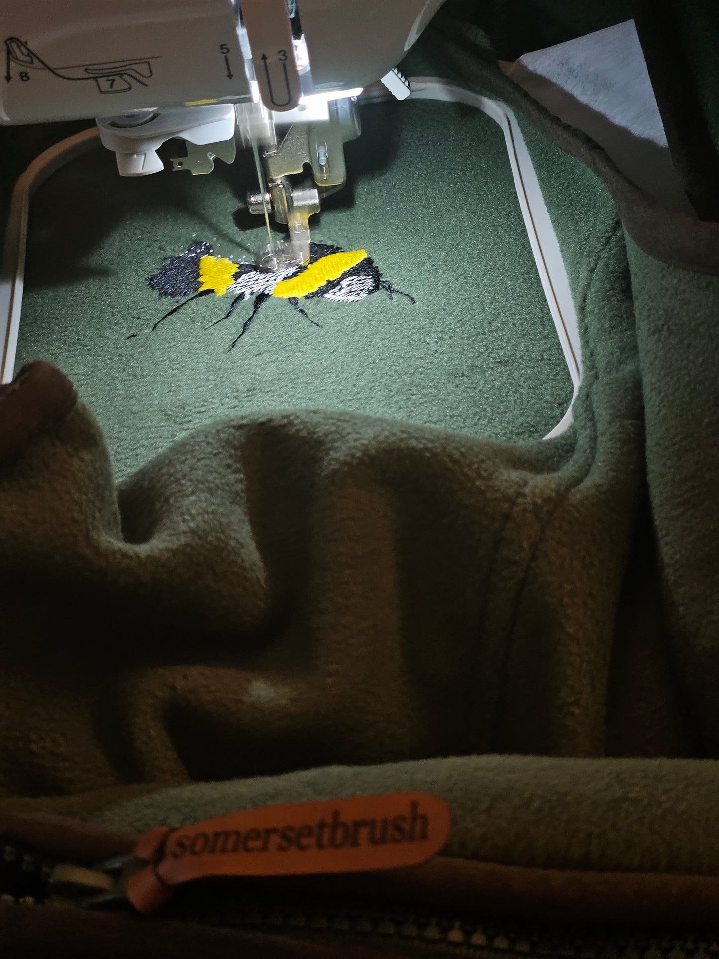 Embroidered BEE Gilet π- (Men's)