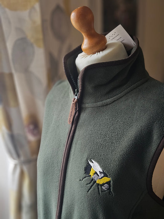 Embroidered BEE Gilet π-  (Men's)