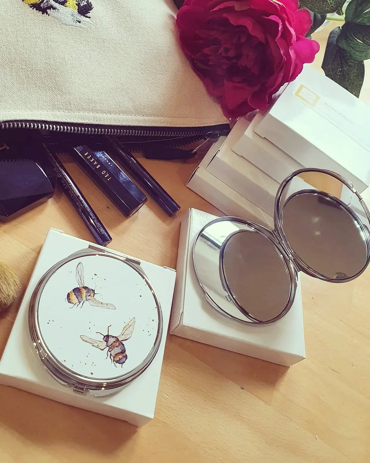 Cosmetic boxed bee mirror