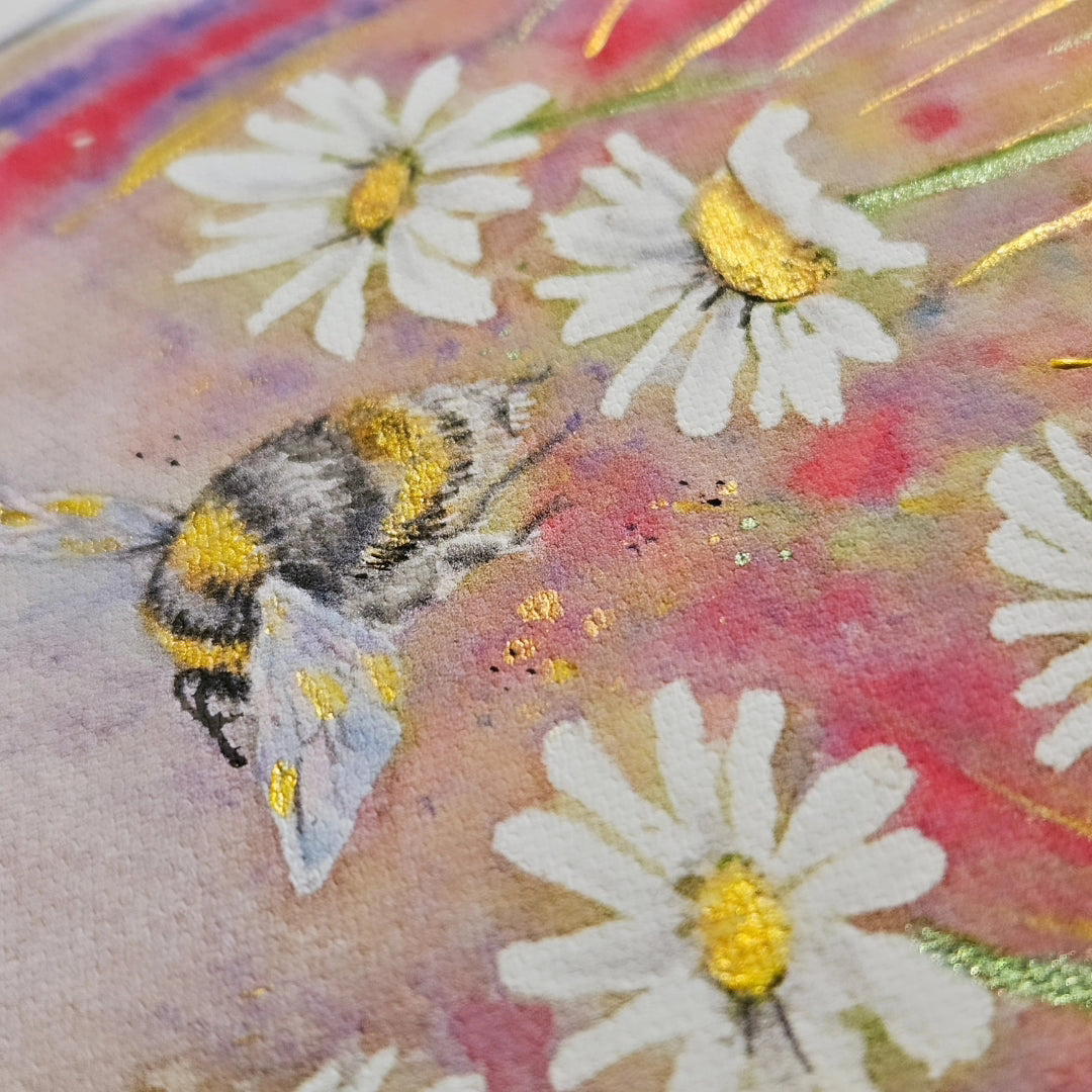 Oval - Bumble Daisy