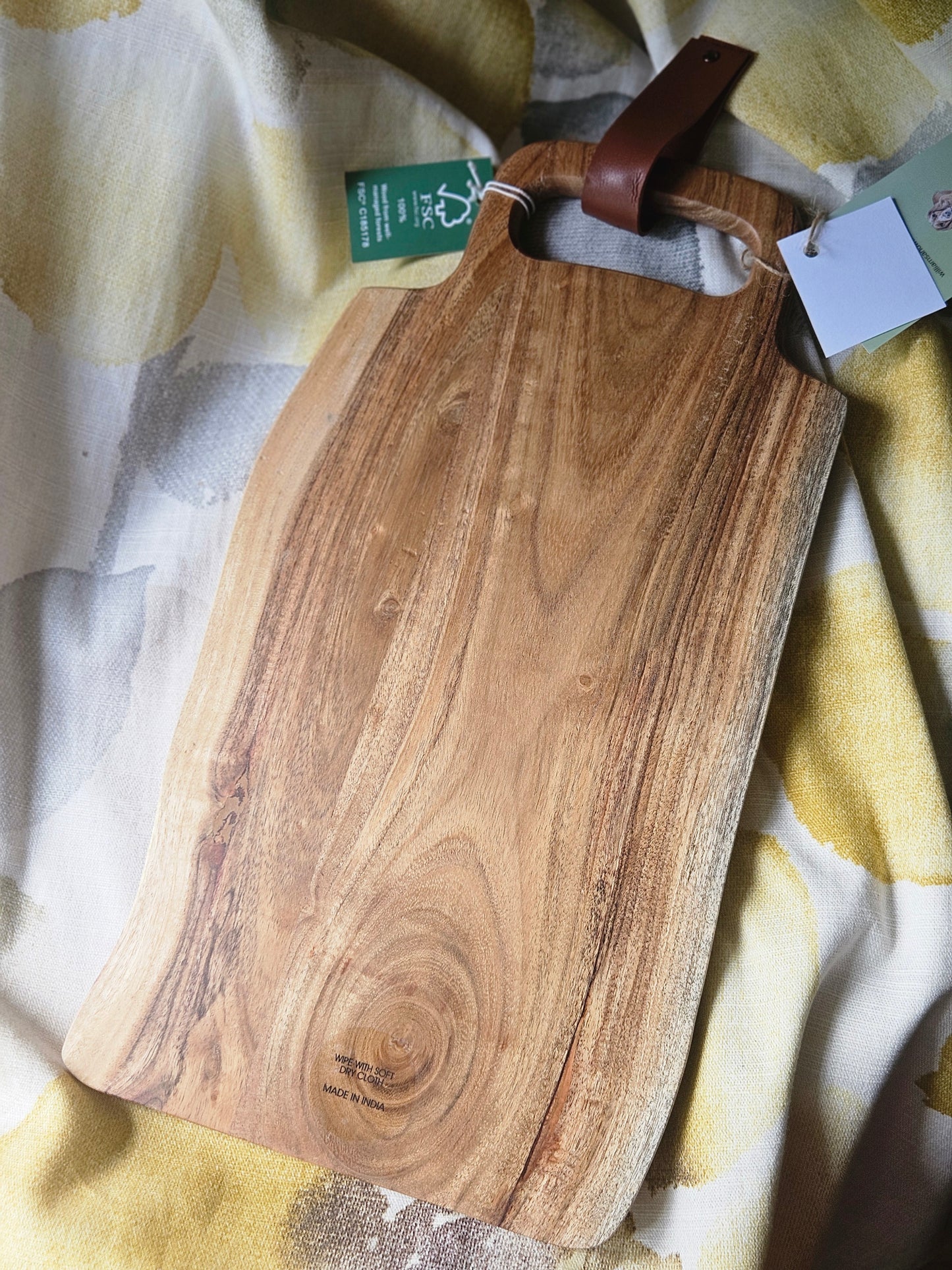 Hand Painted Long Pheasant Resin Acacia Serving Board