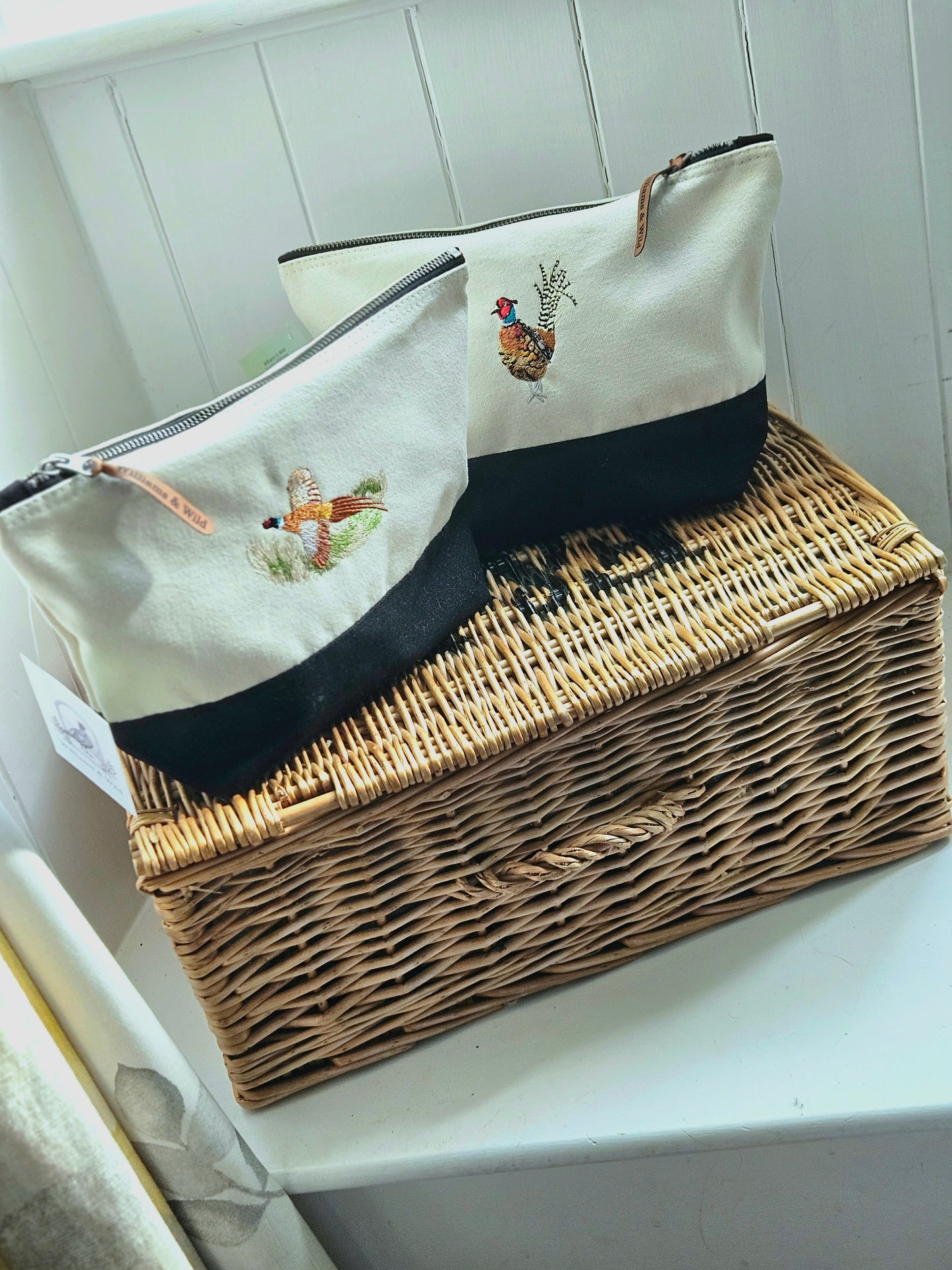 Embroidered Pheasant Wash / Accessories Bag